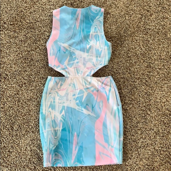 Tobi Pastel Cutout Dress 🤍✨💛 - Picture 3 of 3